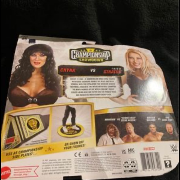 WWE Championship Showdown Chyna Vs Trish Stratus . - Picture 3 of 3